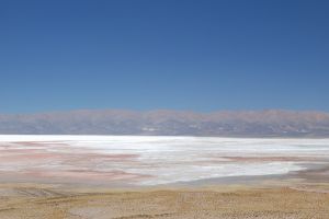 El Salar de Olaroz, en el Altiplano de la provincia de Jujuy