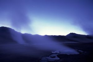 Géiseres El Tatio, amanecer, Chile, en el Altiplano andino